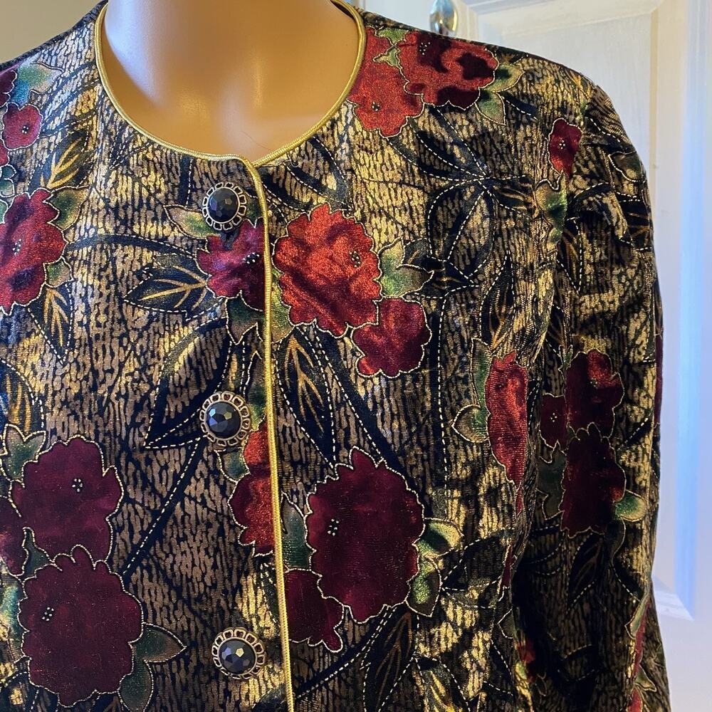 R&K Evenings Jacket Sz 8P Red Gold Black Velvet Floral Design Button Rockabilly - Picture 6 of 8